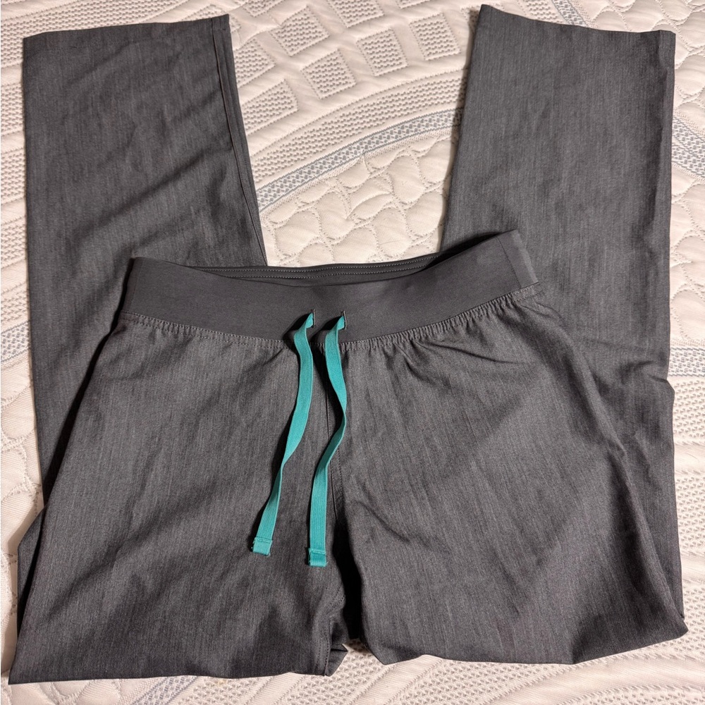 FIGS xs petite Livingston, technical scrub pants